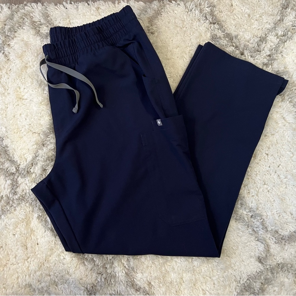Women’s Figs Basic Scrub pants - worn once or twice. Perfect condition
